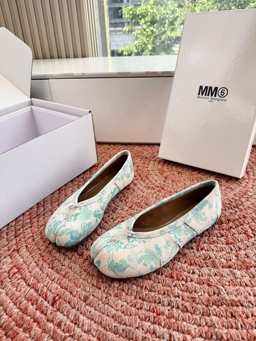 Maison Martin Margiela Floral Tabi Ballet Flats in White and Light Blue - Picture 3 of 9
